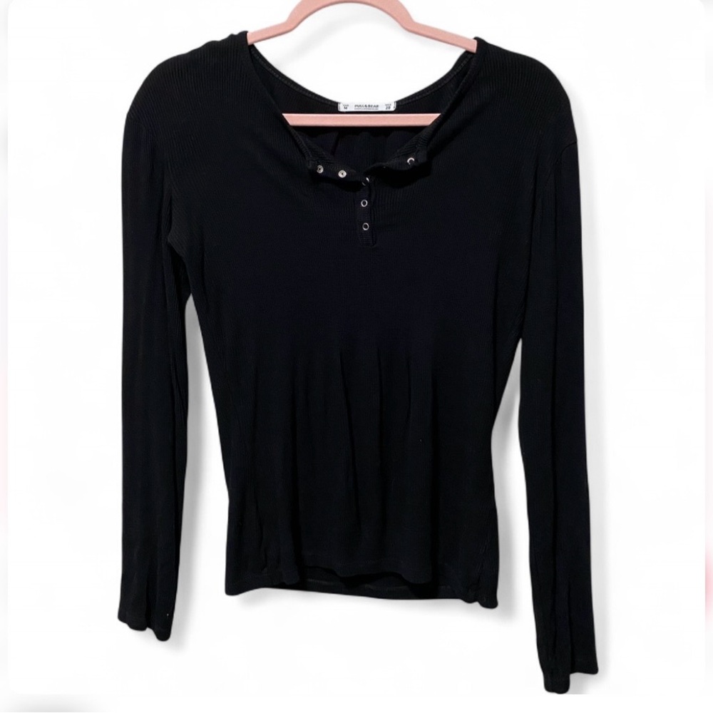 Comfy & Slinky Pre-loved Goth Alt Whimsygoth Ribbed Black Long Sleeve Henley Top